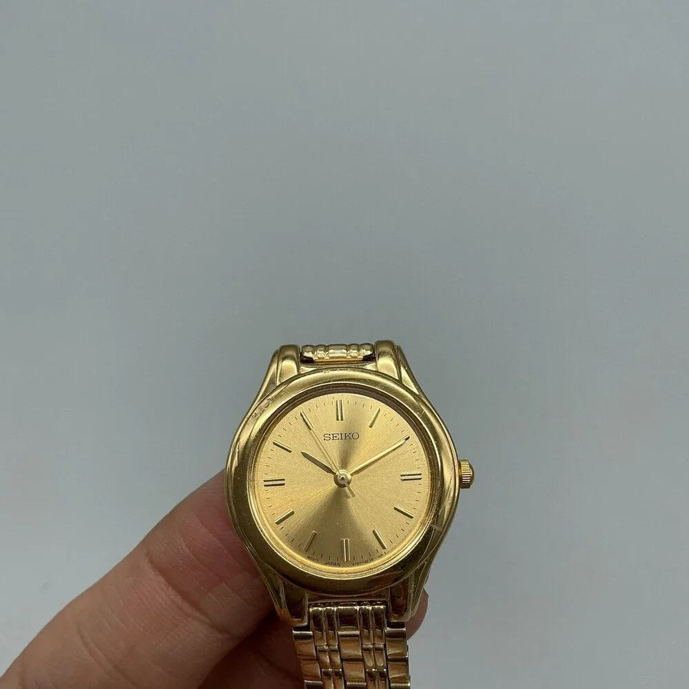 Seiko Womens Watch 24mm Gold Tone Round Dial V700-2K00 New Battery 7.5